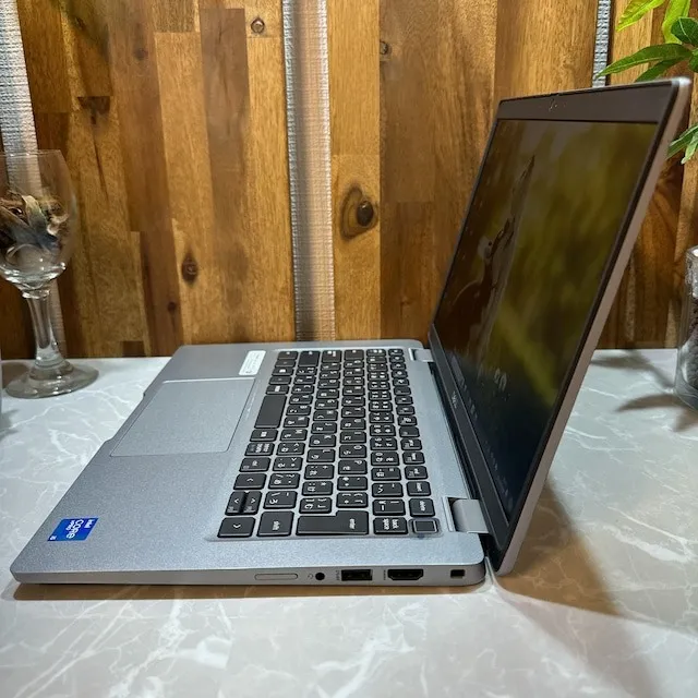 Dell Latitude 5320☘️i5第11世代☘️SSD256GB☘️メモ8G【YKHRC2403013】