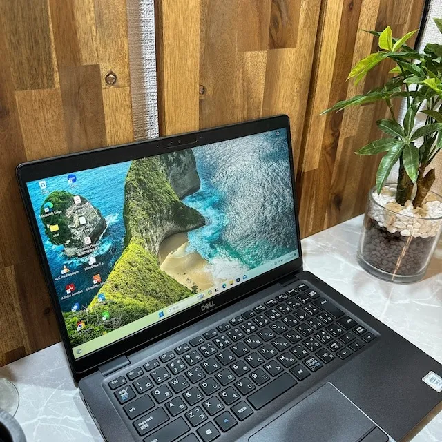 【美品】Dell Latittude 5300☘️メモ16G☘️i5第8世代☘️SSD【VKHRC2403038】