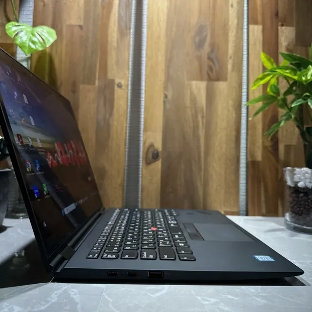 【美品】Thinkpad X1 Yoga☘️i5第8世代☘️メモ8G☘️SSD256G【VKHRC2403040】