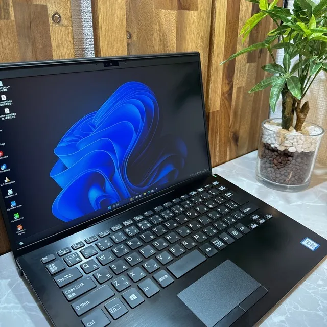 【美品】VAIO VJPK11C11N☘️i7第8世代☘️メ16G☘️SSD256GB【VKHRC2403071】