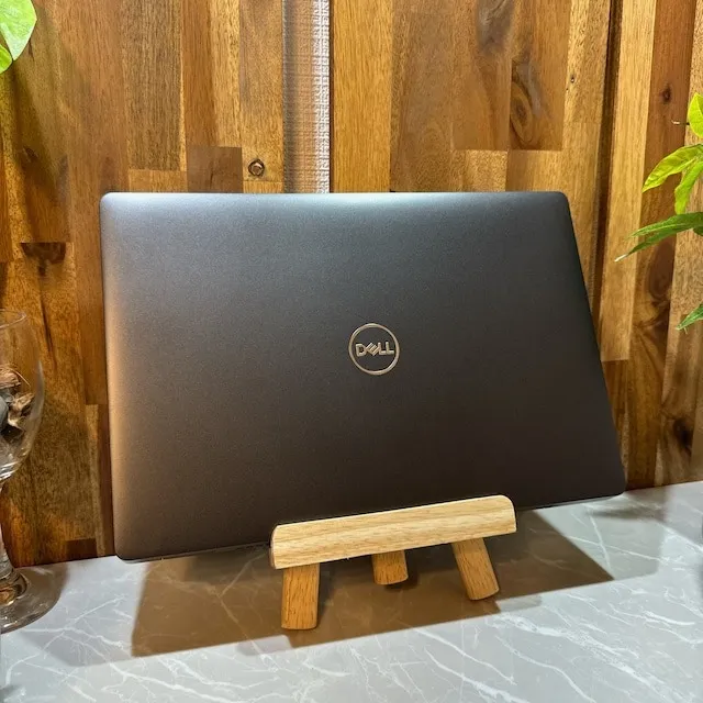 【極美品】Dell Latitude 5300☘️i5第8世代☘️SSD256GB【VKHRC2403077】