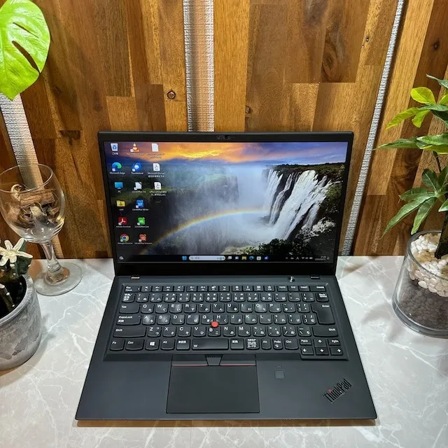 【美品】Thinkpad X1Carbon☘️SSD512G☘️i7第8☘️メ16GB【VKHRC2403064】