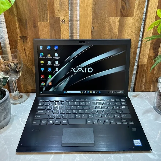 VAIO Pro PG☘️Core i5第8世代☘️SSD256GB☘️メモリ8GB【VKHRC2403075】