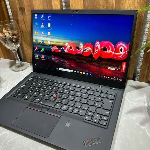 【美品】Thinkpad X1 Carbon☘️i7第8世代☘️メモ16GB/SSD【VKHRC2403085】