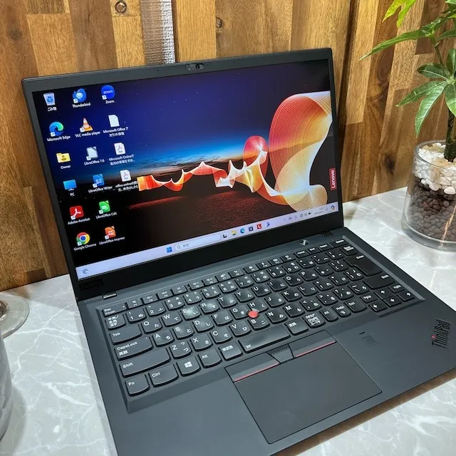 【美品】Thinkpad X1 Carbon☘️i7第8世代☘️メモ16GB☘️SSD【VKHRC2403086】