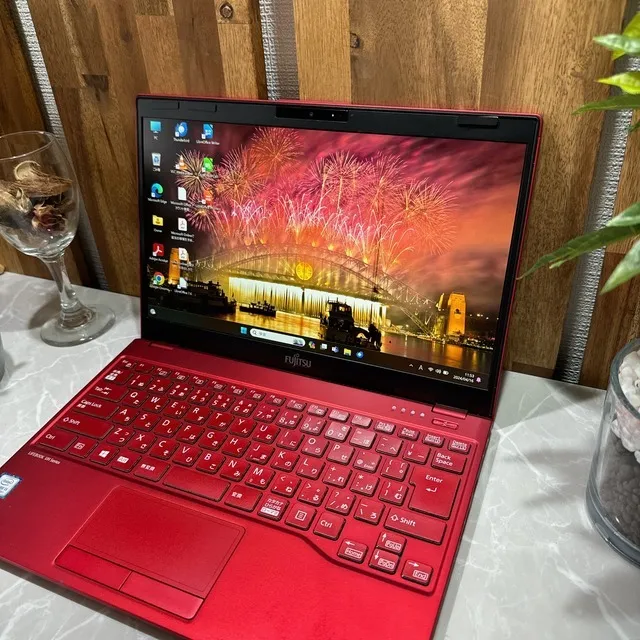 【美品】LIFEBOOK UH75/D5☘️i5第8世代☘️SSD256G☘️メモ8G【VKHRC2403102】