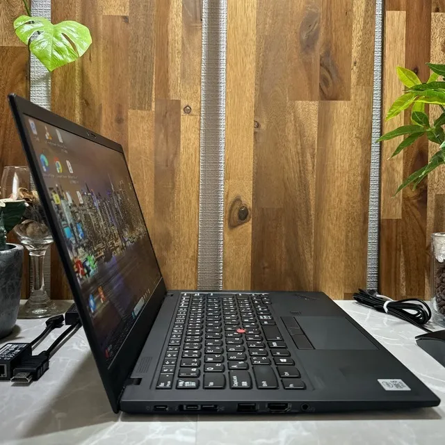 Thinkpad X1 Carbon☘️i5第10世代 ☘️SSD256G/メ16G【VKHRC2404039】