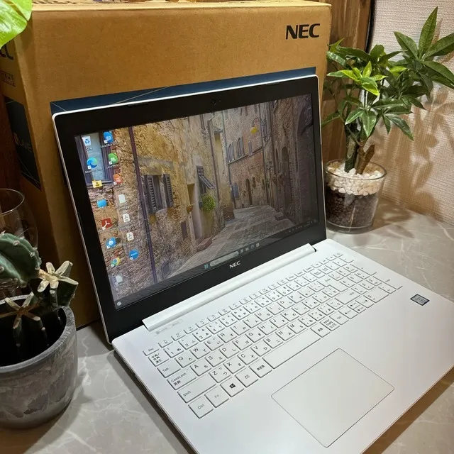 【美品】NEC LAVIE Direct☘️メモリ8GB ☘️i7第8世代 /SSD【VKHRC2404105】