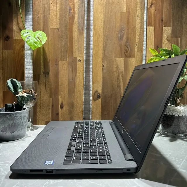 HP ProBook 250 G6☘️SSD256GB☘️メモリ8GB ☘️Core i5第7世代【VKHRC2404017】