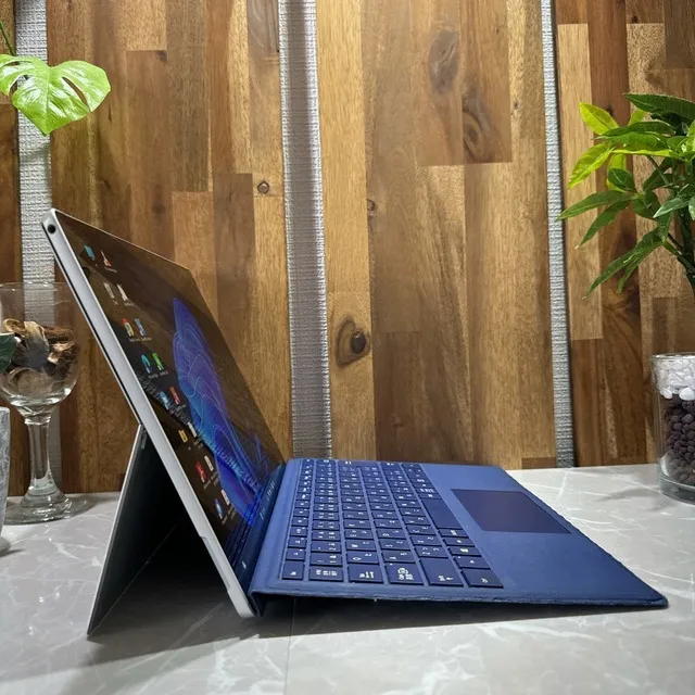 Surface Pro 6 ☘️メモ8GB☘️Core i5第8世代☘️SSD128G【VKHRC2404033】