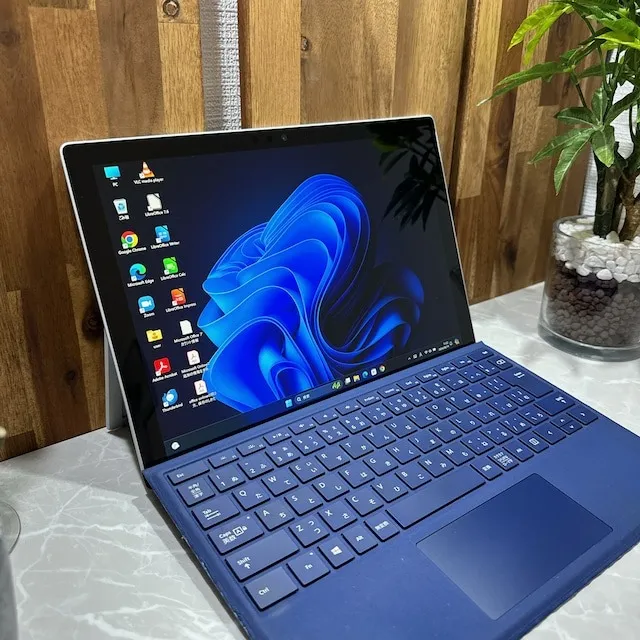 Surface Pro 6 ☘️メモ8GB☘️Core i5第8世代☘️SSD128G【VKHRC2404033】