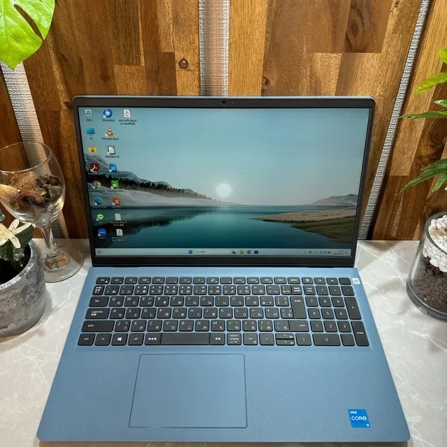 Dell Inspiron 15 3511☘️第11世代☘️メモ8GB☘️SSD256GB【VKHRC2404070】