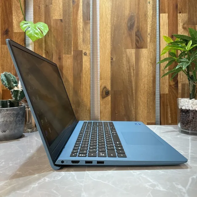 Dell Inspiron 15 3511☘️第11世代☘️メモ8GB☘️SSD256GB【VKHRC2404070】