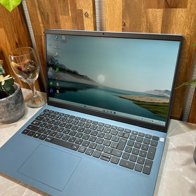 Dell Inspiron 15 3511☘️第11世代☘️メモ8GB☘️SSD256GB【VKHRC2404070】