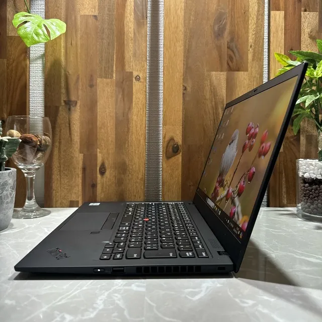 【美品】Thinkpad X1 Carbon☘️i7第10世代/メモ16G☘️SSD【VKHRC2404111】