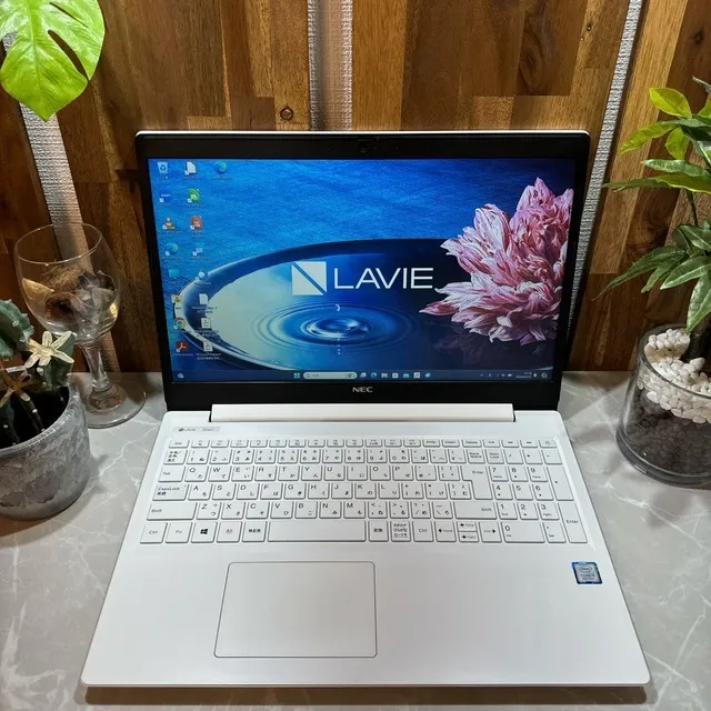 NEC LAVIE Direct☘️i5第8世代☘️SSD256GB☘️メモリ8GB【VKHRC2404047】