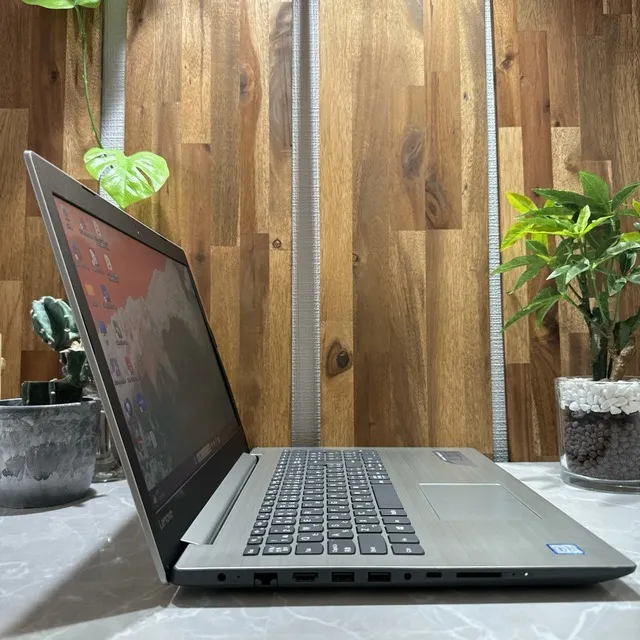 【美品】Lenovo ideapad 320☘️i7第7世代☘️メモリ8G☘️SSD【VKHRC2404042】