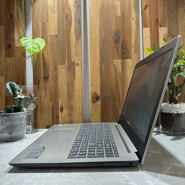 【美品】Lenovo ideapad 320☘️i7第7世代☘️メモリ8G☘️SSD【VKHRC2404042】