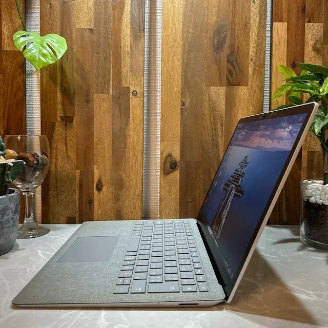 【美品】Surface Laptop 2☘️メ8GB☘️i5第8世代/SSD256G【VKHRC2404095】