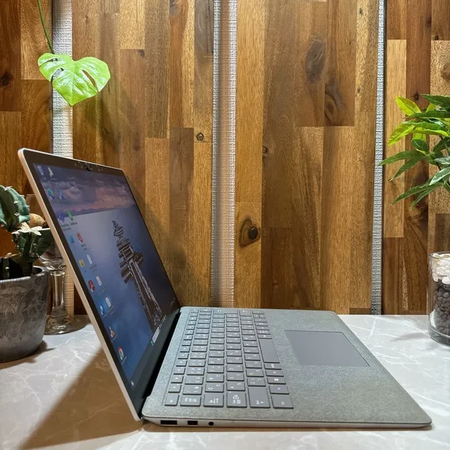 【美品】Surface Laptop 2☘️メ8GB☘️i5第8世代/SSD256G【VKHRC2404095】