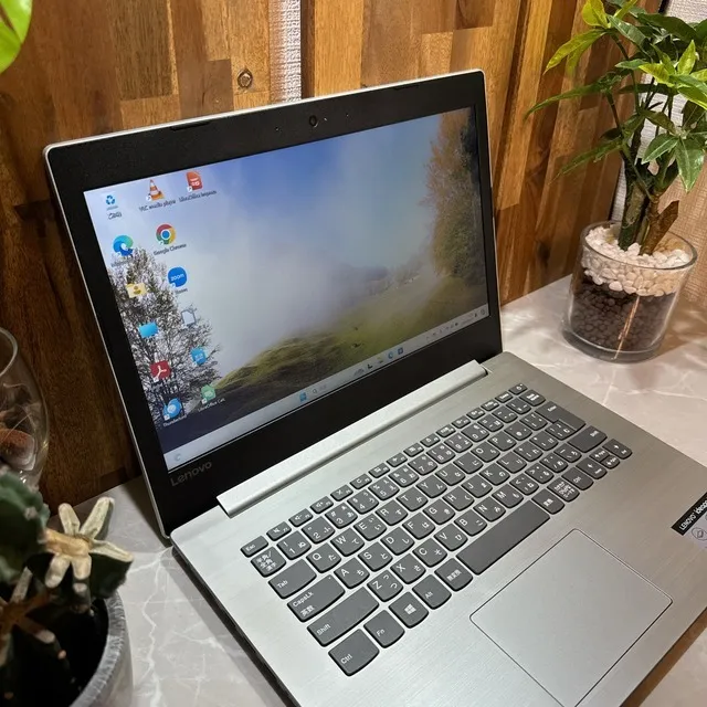 Lenovo Ideapad 330☘️i5第8世代☘️SSD256G☘️メモリ8GB【VKHRC2404103】