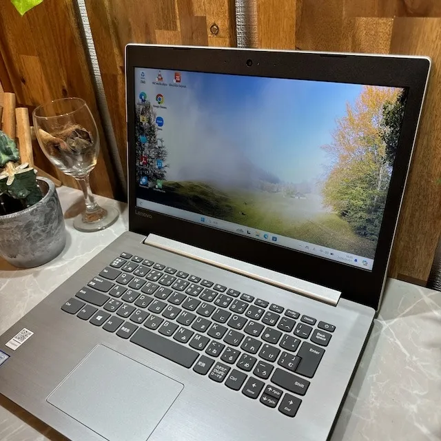 Lenovo Ideapad 330☘️i5第8世代☘️SSD256G☘️メモリ8GB【VKHRC2404103】