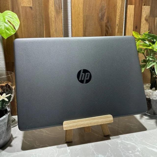 HP 250 G6☘️Core i5第7世代 /メモリ8GB☘️SSD256GB【VKHRC2404028】