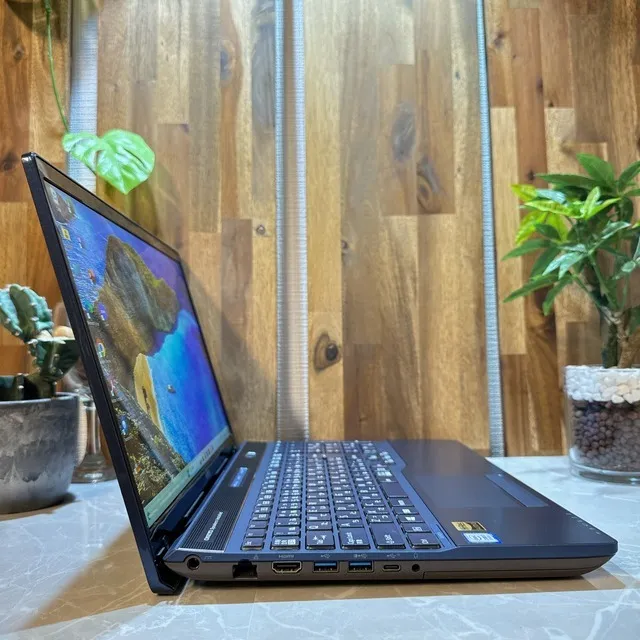 【美品】LIFEBOOK WA3/D1☘️メモ16G☘️i7第8世代☘️SSD1TB【VKHRC2404152】