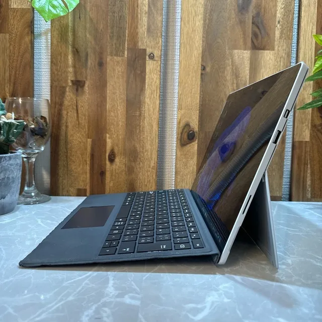 Surface Pro 6 ☘️SSD128G /メモリ8GB☘️i5第8世代【VKHRC2404074】