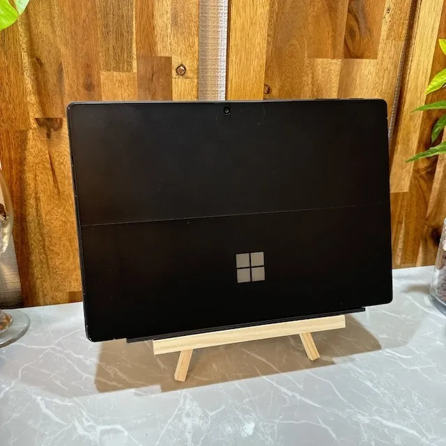 Surface Pro 6 ブラック☘️i5第8世代 ☘️SSD256GB☘️メモ8G【VKHRC2404147】