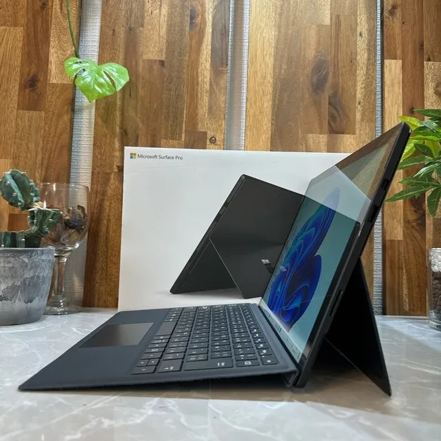 Surface Pro 6 ブラック☘️i5第8世代 ☘️SSD256GB☘️メモ8G【VKHRC2404147】