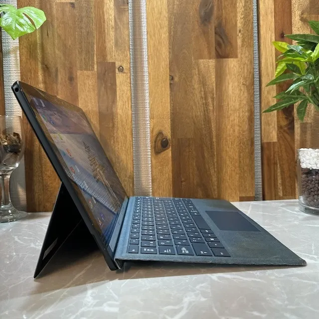 Surface Pro 7ブラック☘️i5第10世代☘️SSD256GB☘️メモリ8G【VKHRC2405010】