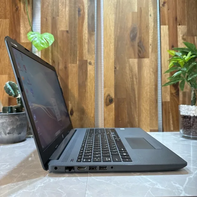 【美品】HP 250 G7☘️i5第8世代 ☘️メモリ8GB☘️SSD256GB【VKHRC2405005】