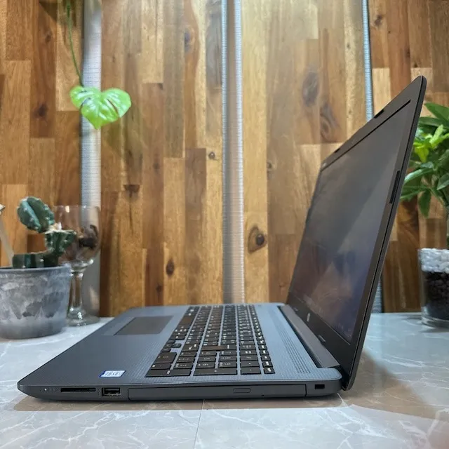 【美品】HP 250 G7☘️i5第8世代 ☘️メモリ8GB☘️SSD256GB【VKHRC2405005】