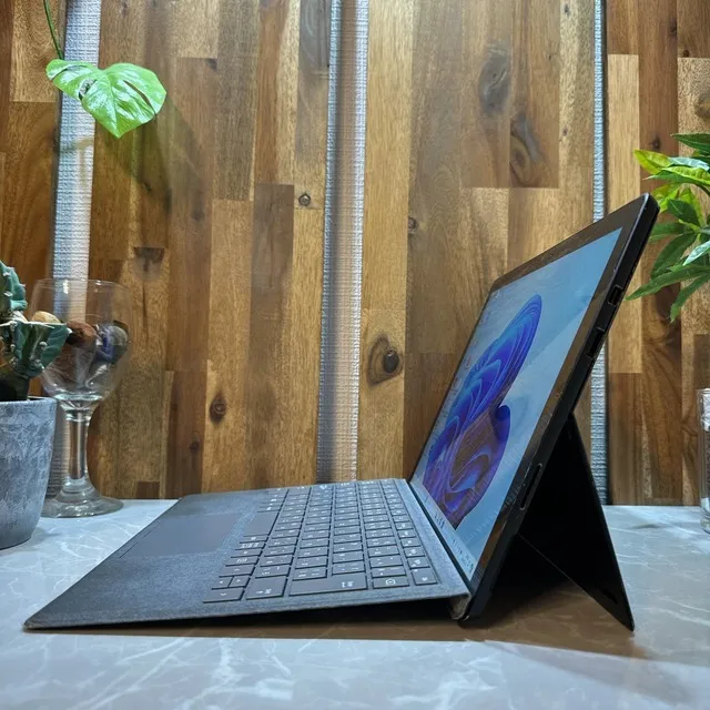 Surface Pro 6 ブラック☘️i5第8世代 /SSD256GB☘️メモ8G【KHRC2404003】