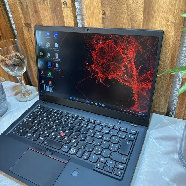 【美品】Thinkpad X1 Carbon☘️SSD128GB☘️i5第8世代☘️【KHRC2404004】