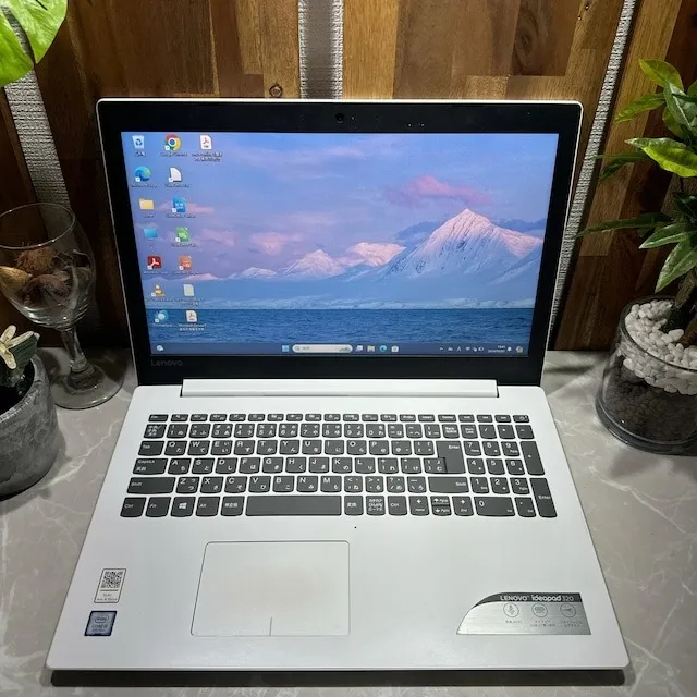 Lenovo Ideapad 320☘️i5第8世代☘️メモ8G☘️SSD256GB【VKHRC2403050】