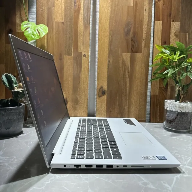 Lenovo Ideapad 320☘️i5第8世代☘️メモ8G☘️SSD256GB【VKHRC2403050】