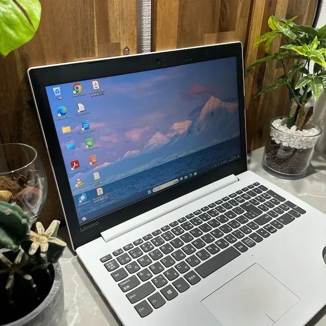 Lenovo Ideapad 320☘️i5第8世代☘️メモ8G☘️SSD256GB【VKHRC2403050】