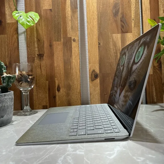 Surface Laptop 2☘️SSD256G☘️メモ8GB☘️i5第8世代【VKHRC2403108 ...