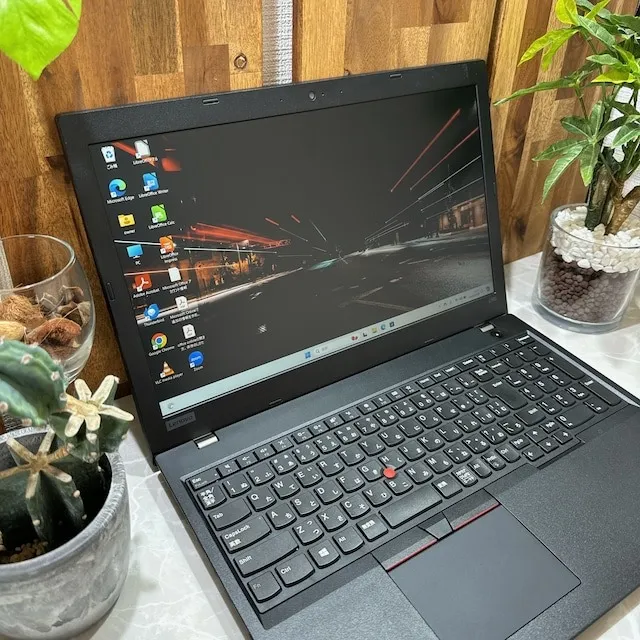 Thinkpad L580☘️i7第8世代☘️メモリ16GB☘️SSD256GB【VKHRC2404062】