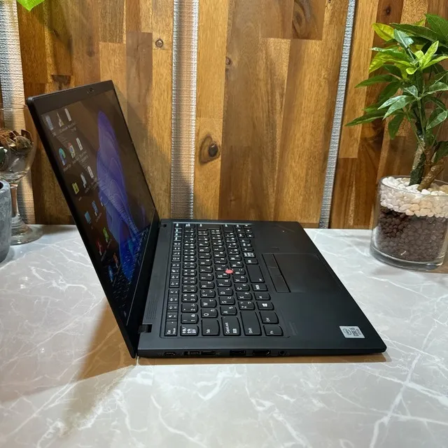 Thinkpad X1 Carbon ☘️メモ16GB☘️i5第10世代☘️爆速SSD【VKHRC2405008】