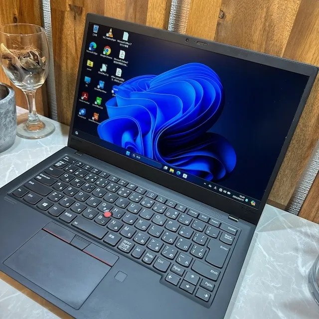 Thinkpad X1 Carbon ☘️メモ16GB☘️i5第10世代☘️爆速SSD【VKHRC2405008】