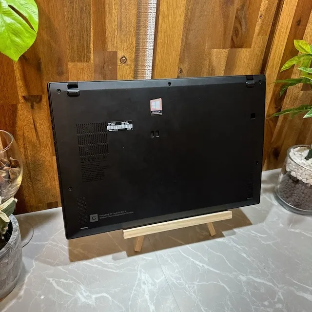 Thinkpad X1 Carbon ☘️メモ16GB☘️i5第10世代☘️爆速SSD【VKHRC2405008】