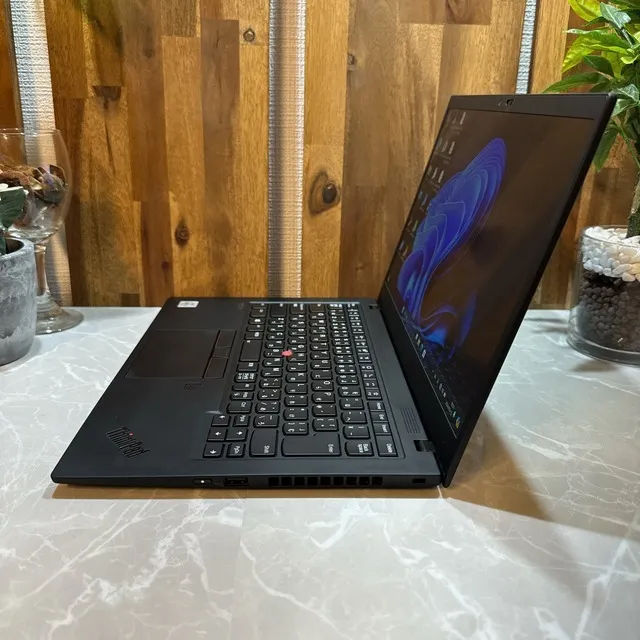 Thinkpad X1 Carbon ☘️メモ16GB☘️i5第10世代☘️爆速SSD【VKHRC2405008】