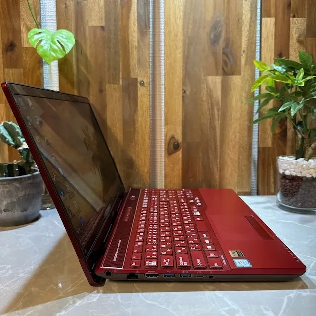 【美品】LIFEBOOK AH53/C2☘️i7第8世代☘️SSD256G+1TB【VKHRC2405081】