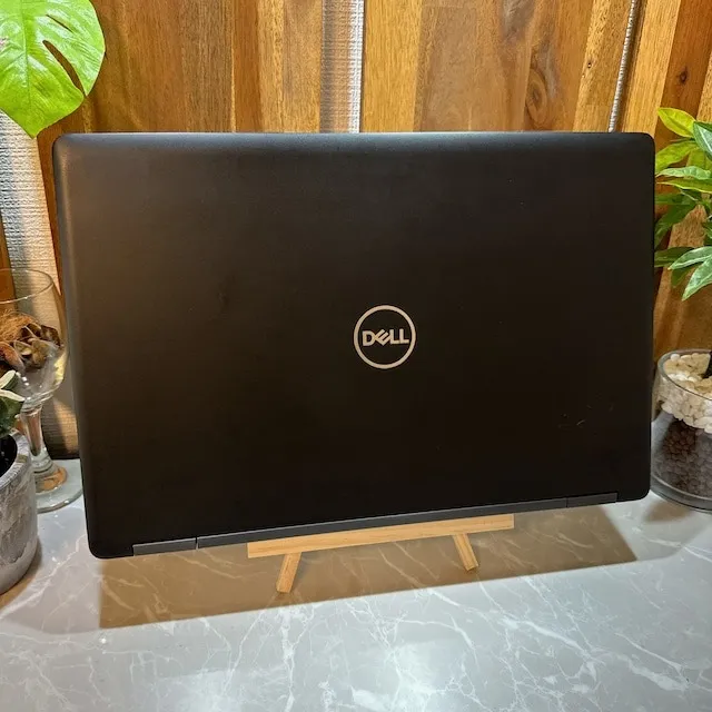 Dell Latitude 5590 ☘️i7第8世代☘️メモ16G☘️SSD512G【VKHRC2405037】