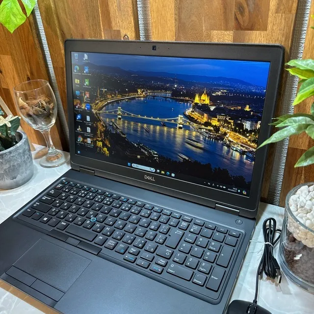 Dell Latitude 5590 ☘️i7第8世代☘️メモ16G☘️SSD512G【VKHRC2405037】