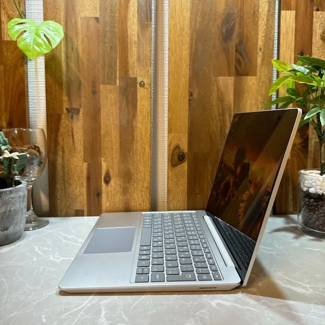 【極美品】Surface Laptop Go☘️i5第10世代☘️ メモリ4GB【VKHRC2406005】