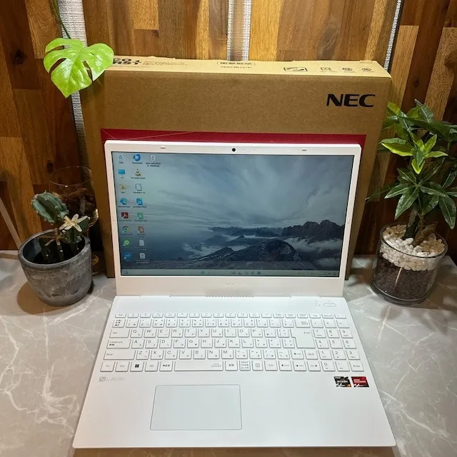 【準新品】NEC LAVIE N15☘️Ryzen 7☘️SSD256G☘️メモ8GB【VKHRC2406018】